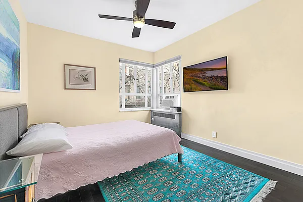 Sold by Douglas Elliman | media 10