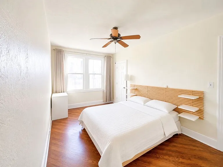 10117 97th St #1R — Photo 3