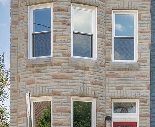 2nd image of 801 W 35th St