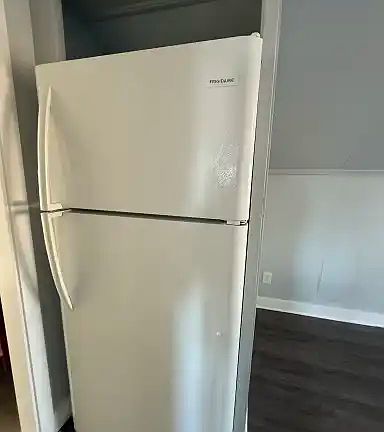 4th image of 29 Dunn Ave #3