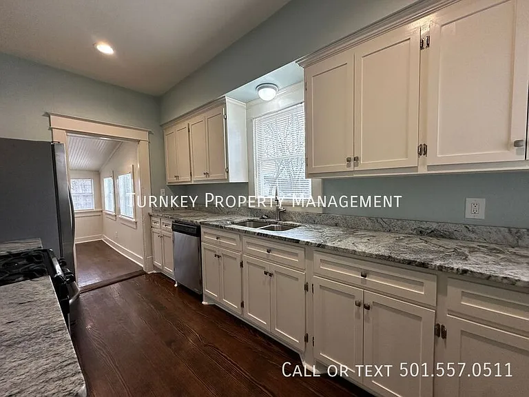 3209 Kavanaugh Blvd — Photo 6