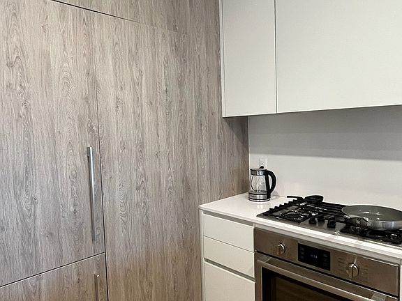 3rd image of 815 Tennessee St #310