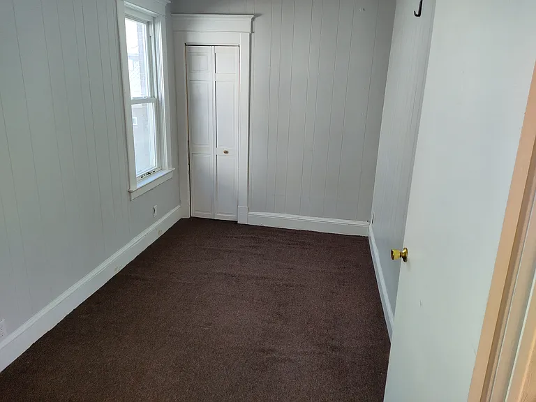 653 Oliver St — Photo 7
