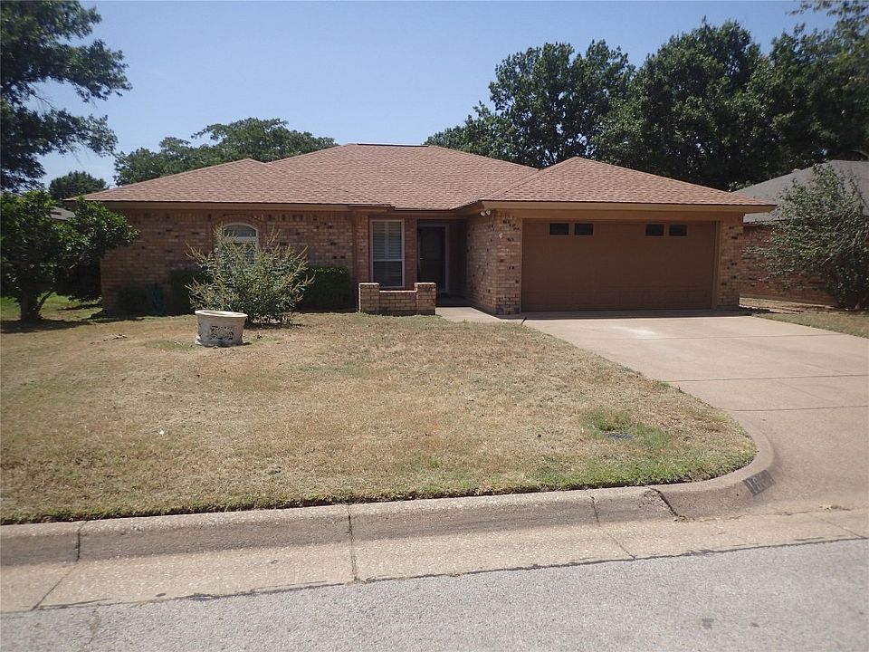 1st image of 1864 Larkspur Dr