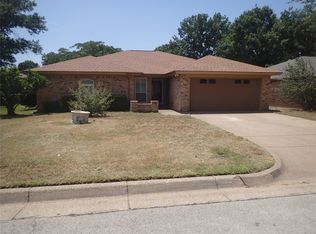 1864 Larkspur Dr, Arlington, TX 76013