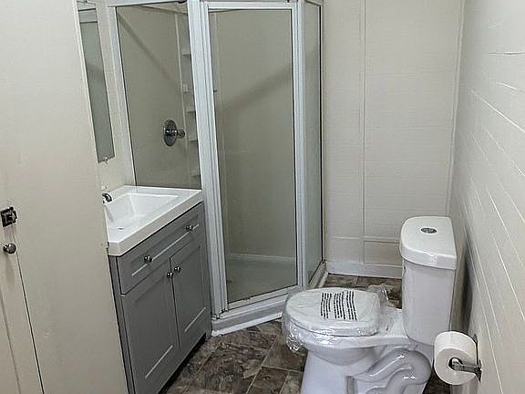 4th image of 1200 W Park St