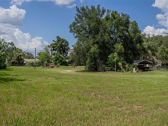3rd image of 441 OVERHILL DRIVE
