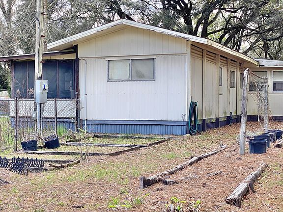 4th image of 3210 Wells Ave