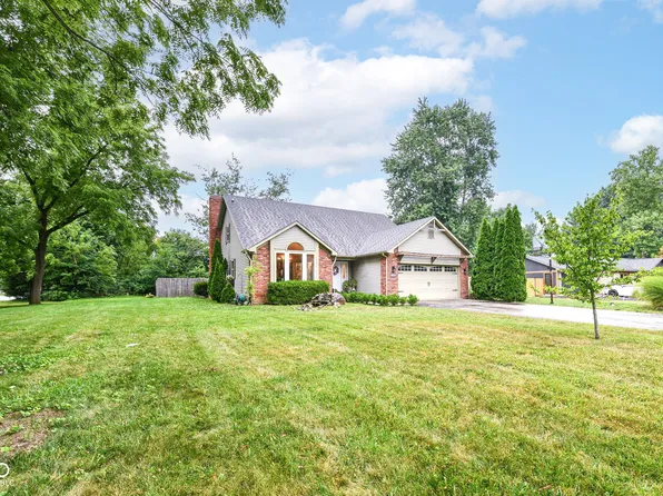 10388 Connaught Dr, Carmel, IN 46032