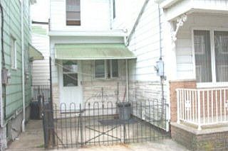 1st image of 211 N Jardin St