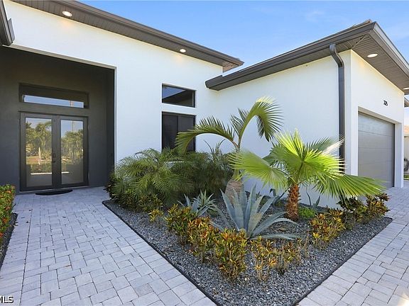 5th image of 3325 SW 8th Ct