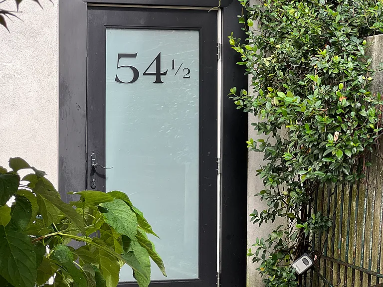 54 Parkwood Ave #1/2 — Photo 11