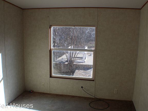 3rd image of 703 W Chickasaw St
