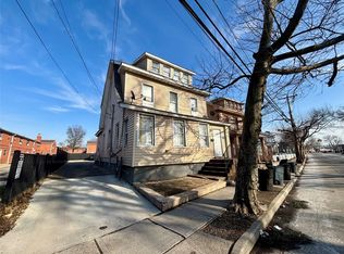 102 Henry St, Hempstead, NY 11550