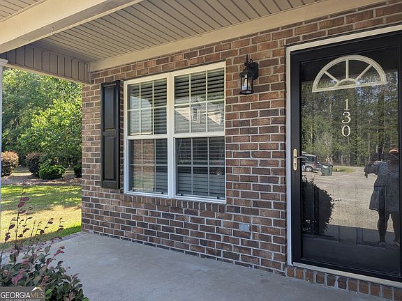 2nd image of 130 Lakeview Commons Dr