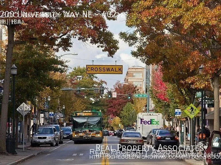 5200 University Way NE #402 — Photo 29