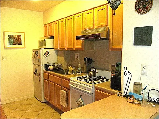 Rented by City Connections Realty | media 60