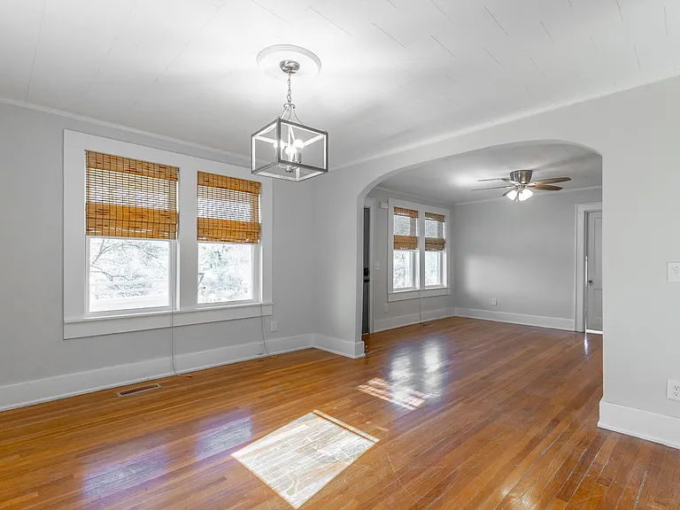 516 Moonhollow Ln — Photo 7