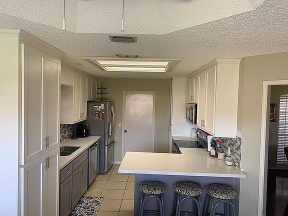 4th image of 2308 Zenaida Ave