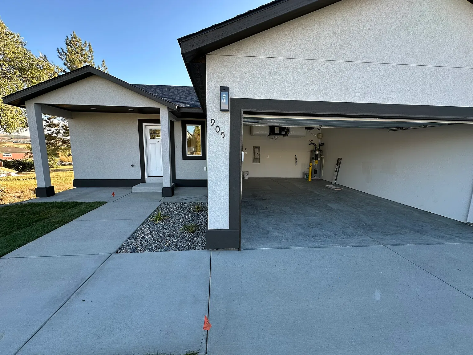 3 bed, 2.5 bath, 1494 sqft, $1,950 — Photo 3