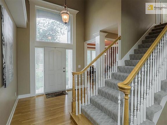 NEW STAIRWAY CARPET