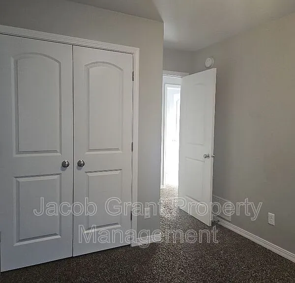 2825 N Sunlight Dr — Photo 7