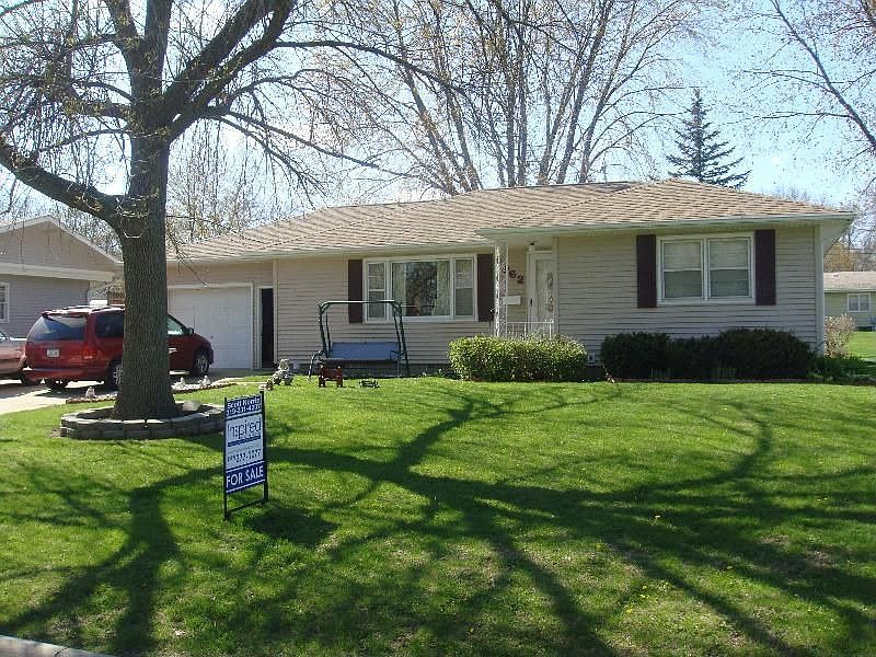 1st image of 2662 Saratoga Dr
