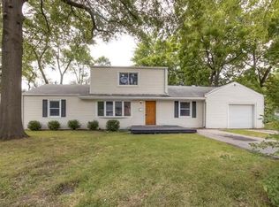 219 W 90th St, Kansas City, MO 64114