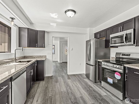 3rd image of 1010 N 2nd Street