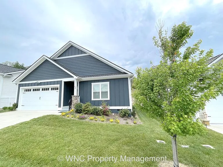 72 Leyland Cir — Photo 1