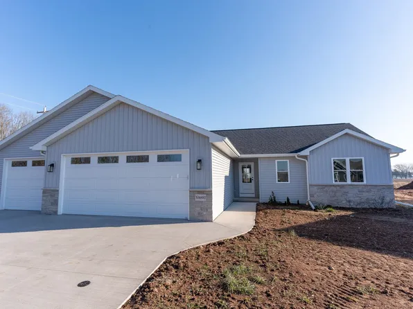 N8892 Dublin Pass, Menasha, WI 54952
