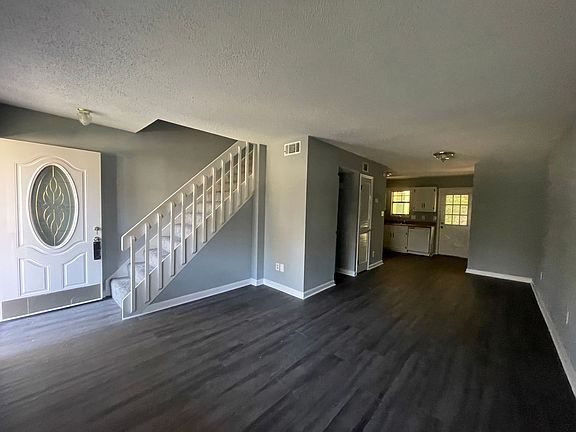 5th image of 3712 Aksarben Dr