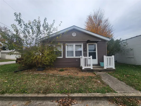 1726 N Jackson St, Litchfield, IL 62056
