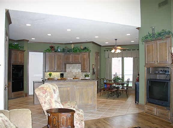4th image of 7100 Barbican Dr