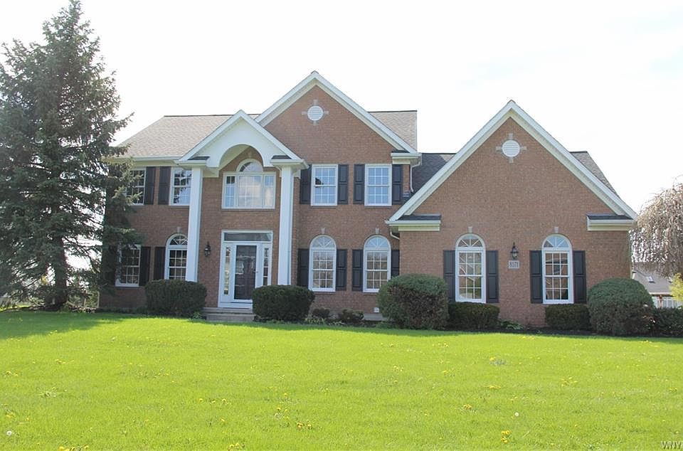 1st image of 8571 Lakemont Dr