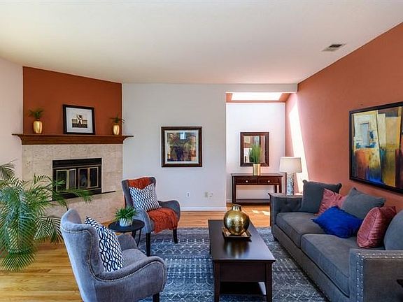 4th image of 956 Wilmington Way
