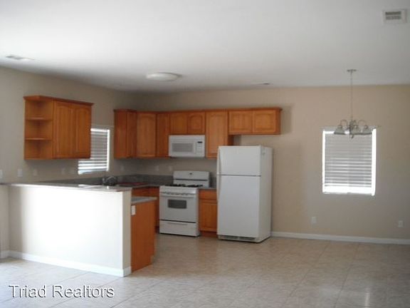 5th image of 6423 El Comino Rd