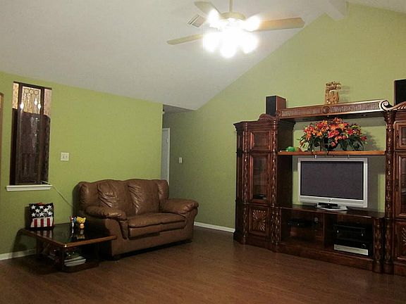 3rd image of 11475 Gullwood Dr
