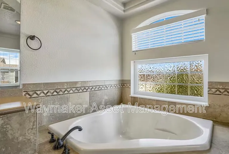10904 Cascading Spring Cir — Photo 14