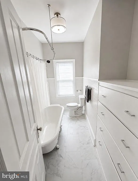2 bed, 1.0 bath, 3378 sqft, $1,300 — Photo 4