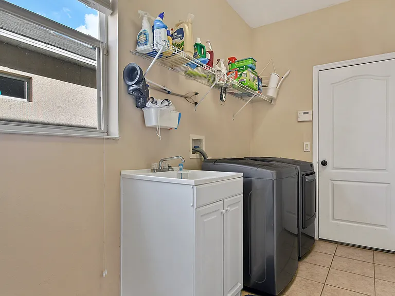 12713 Grovehurst Ave — Photo 12