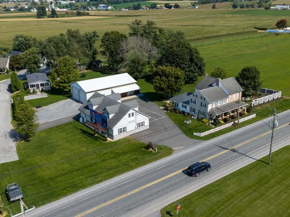 1091 W Main St, New Holland, PA 17557