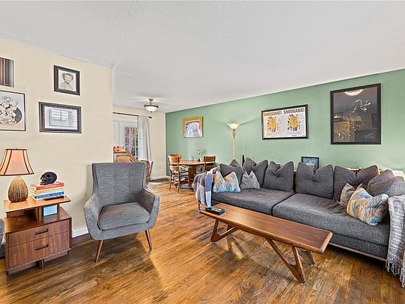 5th image of 10705 Walrond Ave