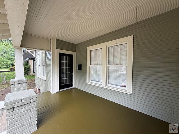 2nd image of 1916 Laurel St