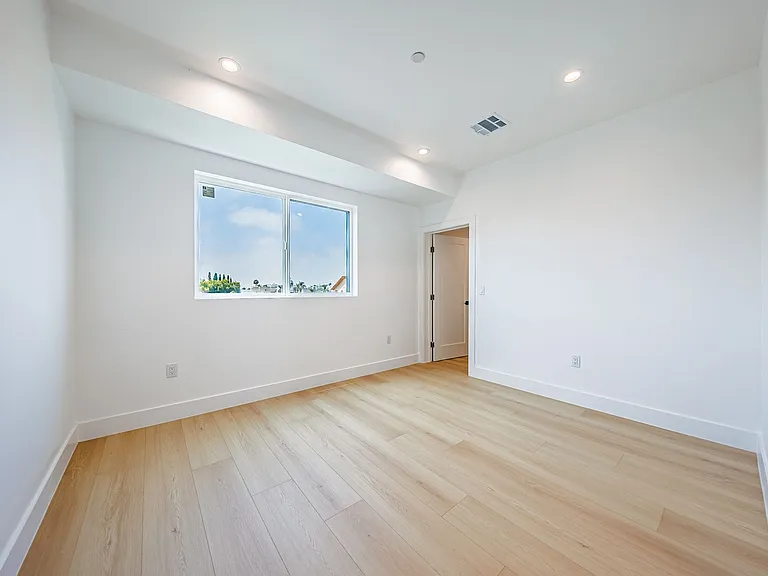 1063 S. Corning St. — Photo 72