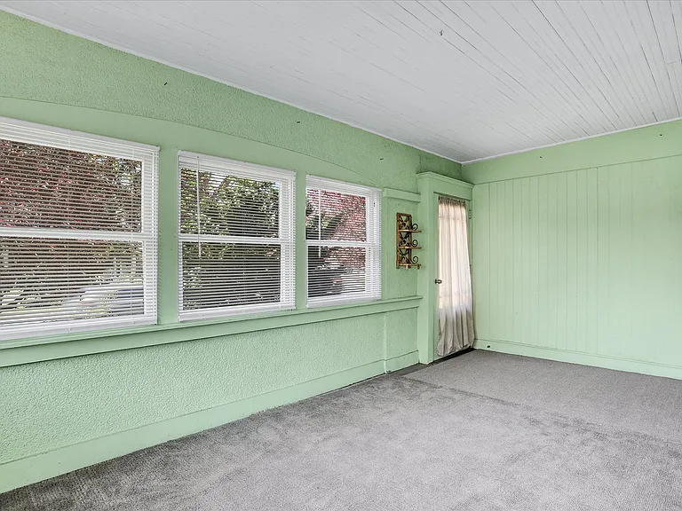 319 N 2nd St #1 — Photo 20