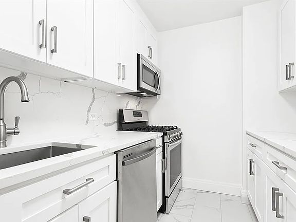 2nd image of 347 W 57th St APT 10E