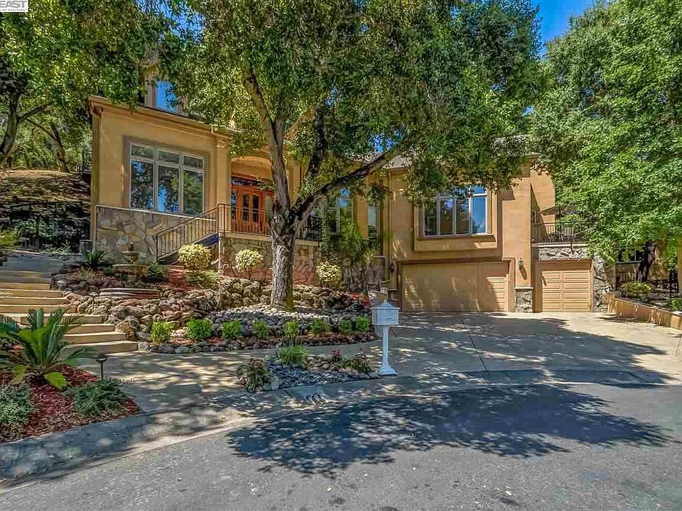 1st image of 829 Oak Manor Ct