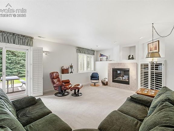 4th image of 2772 Stonewall Hts