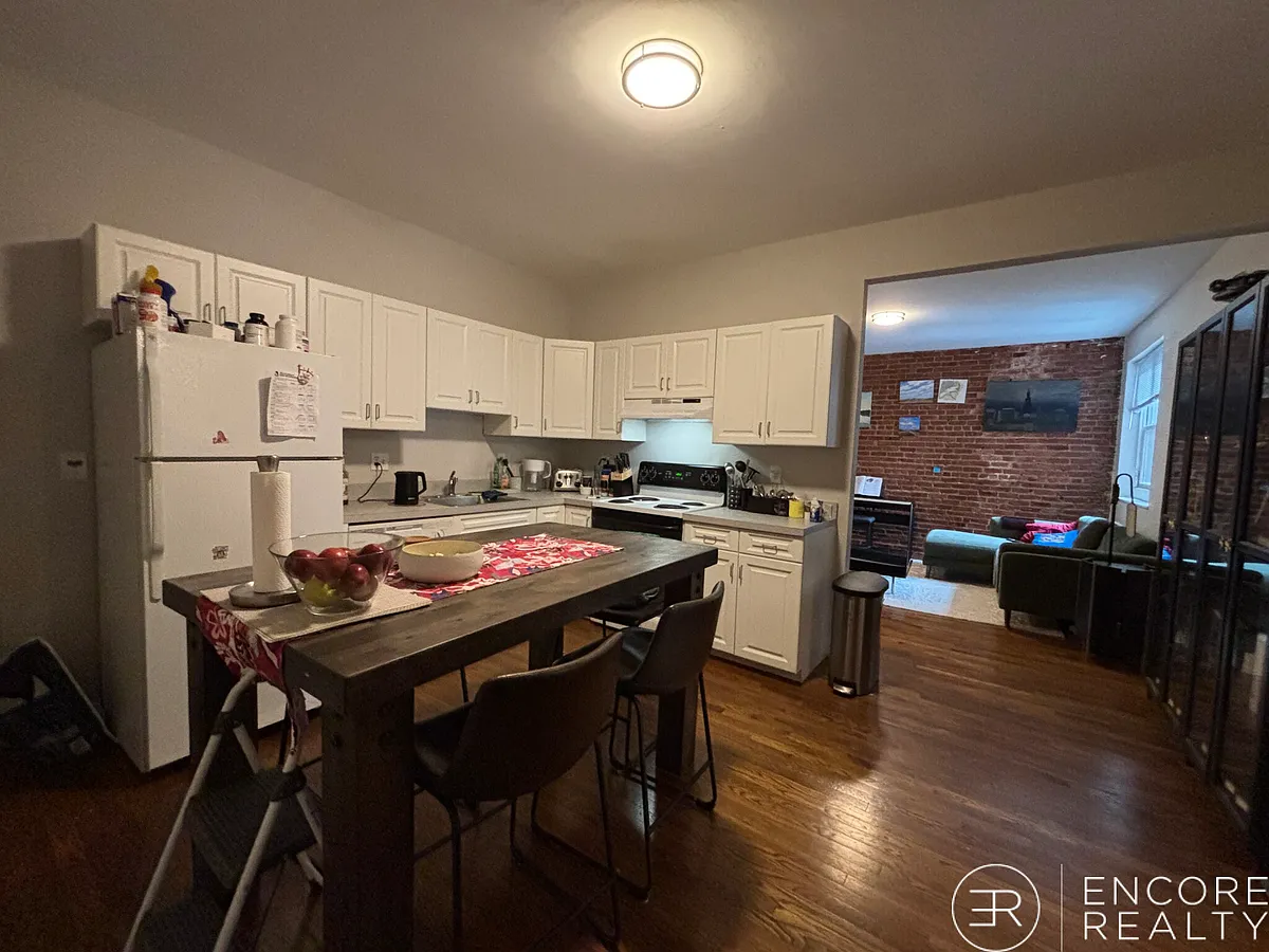 Building Photo - 15 Stearns Rd #U4